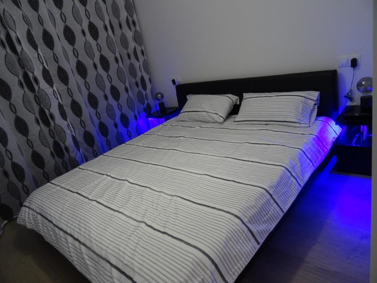Boutique Apartment Near The Beach, 1 Gbps Wi-Fi Malaga Luaran gambar